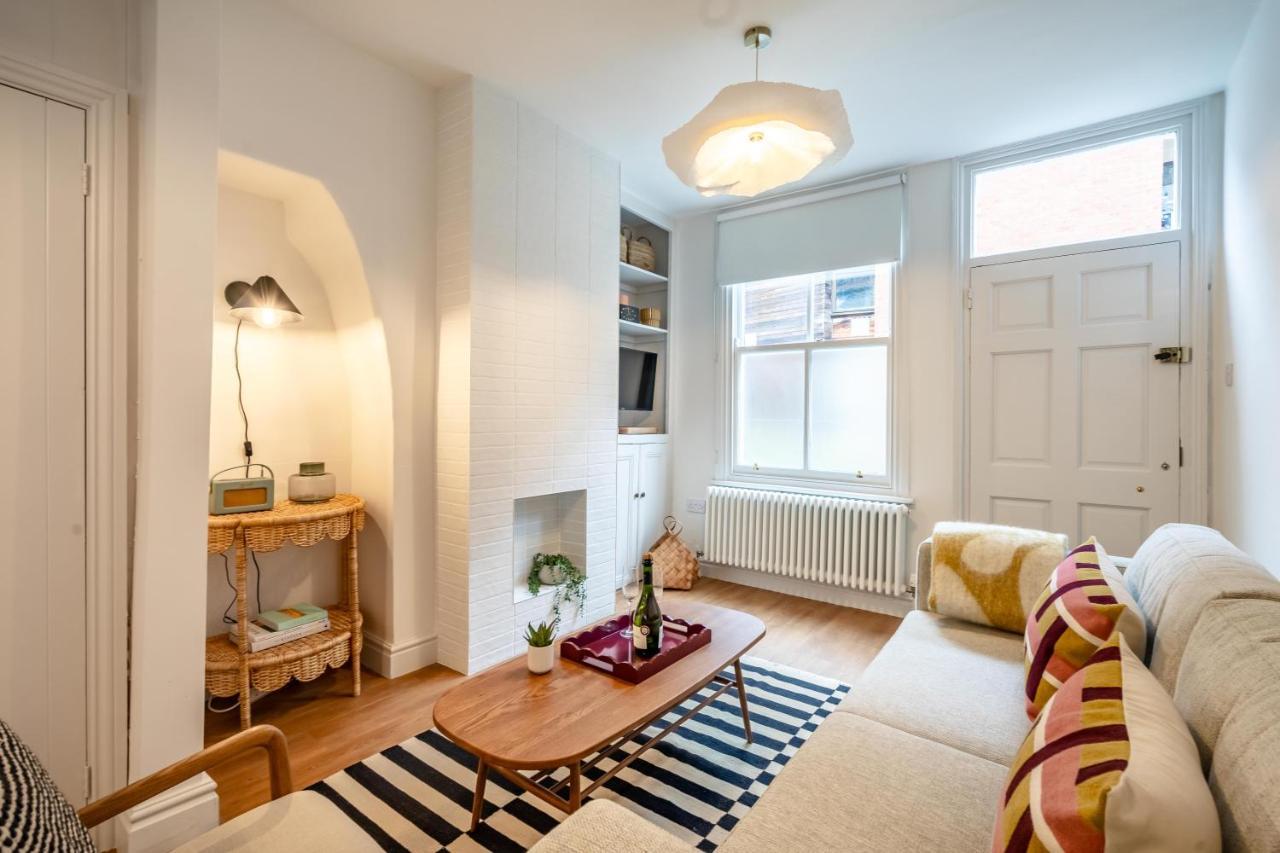 Вилла 17 Trinity Lane Йорк Экстерьер фото
